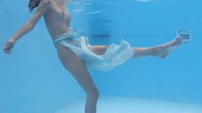 Underwater Show - solo female video