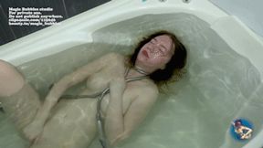 Ginger having fun in the bathtub PART 2