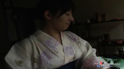 Kimono Girl Etiquette Course Makes an Error and Gets Spanked