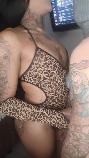Trans Whore Is Spanking I Want to Fuck Her