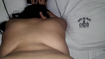 Puta gordita gimiendo pide m&aacute_s verga