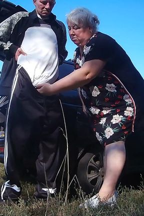 My Girlfriend Holds My Dick While I Pee and Then Gives Me a Blowjob in Outdoor