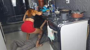 Married gets plumber without panties!