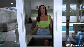 Naughty Deal With A MILF - Alyssia Vera