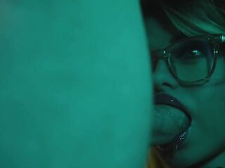 (Zelex) Hawt doll gets a load on her glasses