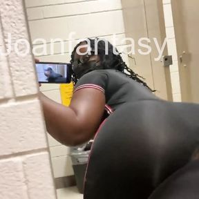 Joanfantasy shows off her mess