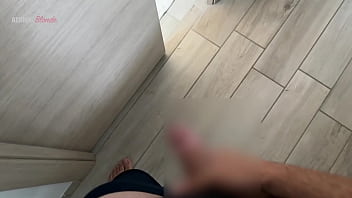 Neighbor's wet blowjob leads to a facial cumshot