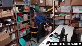 Teen culprit seduces cop to escape jail