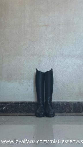 Riding boots crush oranges