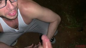chupando um universitario na rua - xvideos red