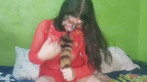 a ella le gusta ser una zorrita sexy, le gusta introducirse plug de cola de zorro en su ano / gran trasero / nicolelondrawer