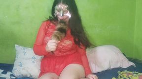 a ella le gusta ser una zorrita sexy, le gusta introducirse plug de cola de zorro en su ano / gran trasero / nicolelondrawer