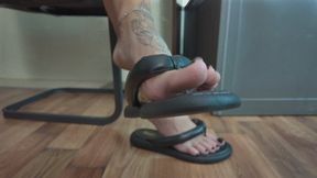 Ruslana - Head Of Slave In Chest Lick Black Flip Flops And Heels - Full - HD 2560x1440