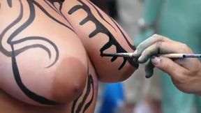 Big tits girl public body painting