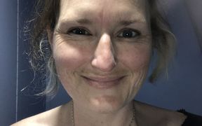 Massive Piss Sprays Everywhere