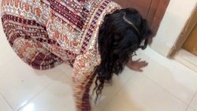 big ass egyptian hot maid stuck under bed & naked her ass & i see it & start masturbat