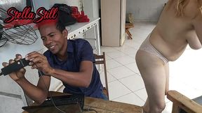 stellastillsp - stella still deu pra um amigo que arruma notebook na varanda da sua casa