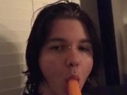 ftm seductively eating an iceblock bc i ran out of ideas