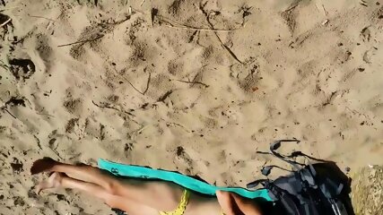 Str8 men jerking in beach for a slut