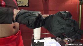 ”Pierced cunt tattoo artist banged by TBabe”