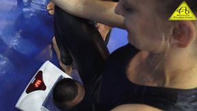 Antscha & Viktoria on the scale (mixed facesitting)