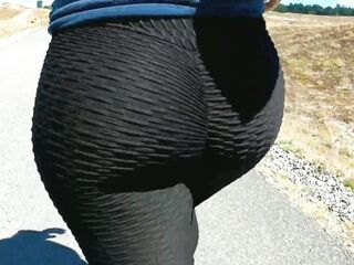 Mama Large Booty Wedgie Leggings Public