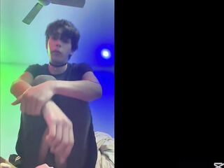 Do u like tomboy orFamboy