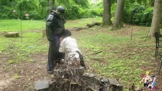 Söt Neko Cosplayer blir fångad av en stor stygg ork och tvingad att suga kuk