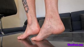 Irresistible Arched Feet Tease - Tiptoe - HD MP4