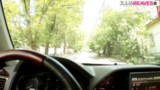 Yoğun anal ilişki Caroline De Jaie'yi sert bir şekilde orgazma ulaştırıyor, ardından da boşalmayı ağzına alıyor