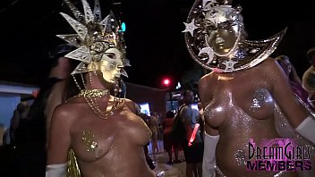 Awesome Body Paint &amp_ Sexy Costumes At Fantasy Fest