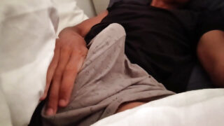 Creampie, melancap, tanpa baju, orgasme, ciuman, otot – pelacur gay amatur dengan zakar besar mengongkek secara dubur