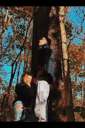 Fucked a Beauty with a Big Ass in the Forest While Walking