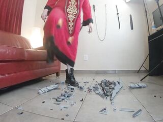 BTS Giantess Empress Destroys Star Destroyer
