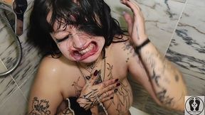 deedeelove pissing golden shower com-pee-lation