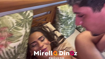 MIRELLA DINIZ CHAMOU O TATUADOR PARA FAZER UM SERVIÇO DIFERENTE