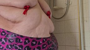 SSBBW STRIP TEASE NIPPLE TASSLES NAKED SENSUAL SHOWER