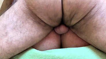 MARCOS GOIANO EM FODA BAREBACK COM DOTADÃO. O CARA DA ACADEMIA VEIO ME PASSAR UNS TREINOS E ACABOU FODENDO O MEU RABO ATÉ GOZAR DENTRO. SEXO GAY BRASILEIRO