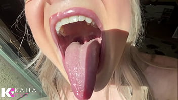 First Date Gone Wrong: Blonde Babe Shrinks, Squishes, &amp_ Vores Scared Tiny Fighter!