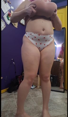 Titty drop queen shows off her assets