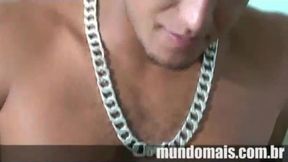 novinho motoboy tocando punheta ate gozar