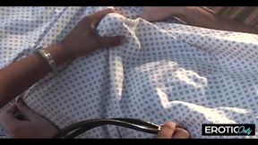 Deutsche Freundin verf&uuml;hrt in der Sauna