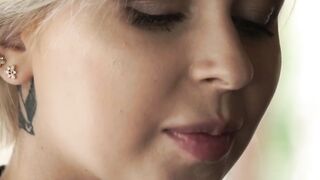 SPICY BLONDE Nicole BRINGS THE HEAT Insatiable Passionate Fuck Fest After NEKKID Tease biệt His Slutty Man!