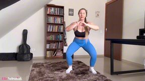 aluna safada provoca no alongamento com calca sem calcinha, mostrando tudo