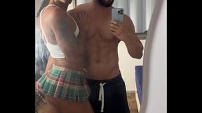 vadia de mini saia dando pra maromba pauzudo