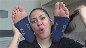 TORN SOCK FOOT SMELLING (ss)