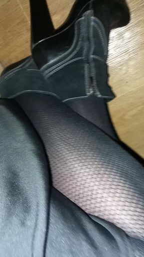 Cum on my boots! Now!