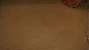 Layla Jade Penetrates Monica Mayhem With A Vibrator