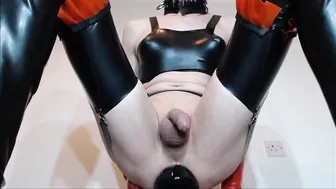 Latex Crossdresser Butt Plug Play in Heels