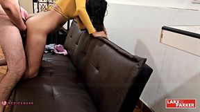 carina calmett follando en el sillon en doggystyle se siente como disfruta la verga adentro de ella // carina calmett fucking on the couch in doggy style feels like she enjoys the cock inside her 04
